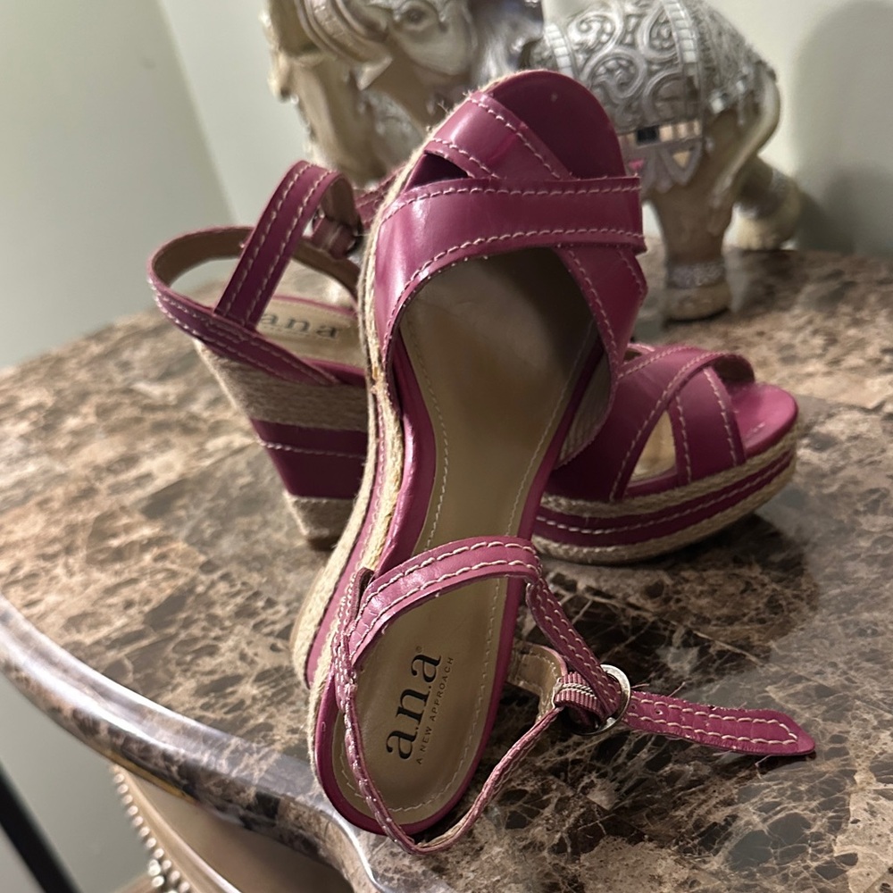 a.n.a Women's Fuchsia Wedge Sandals - Picture 4 of 5